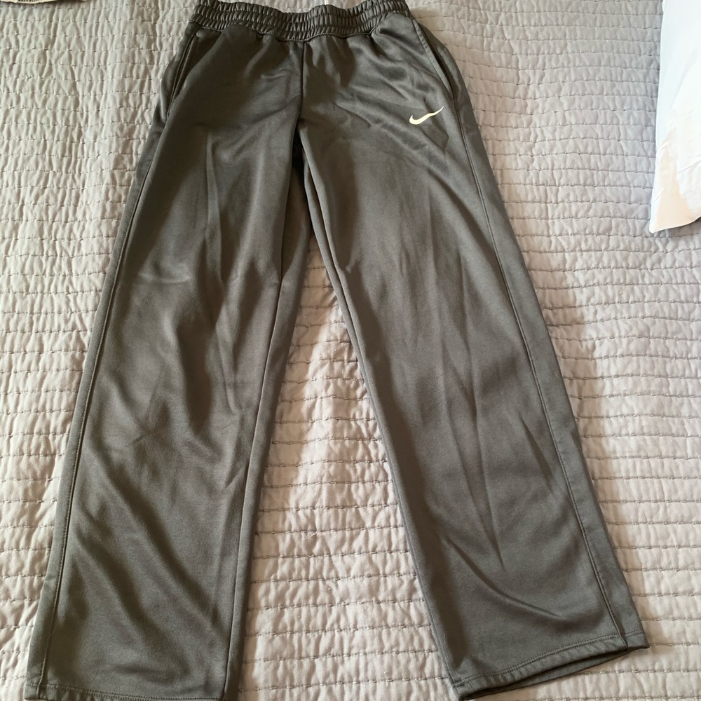 Nike therms-fit sweat pants : youth girls xl